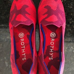 Rothy’s Loafers in Red Camo size 8
